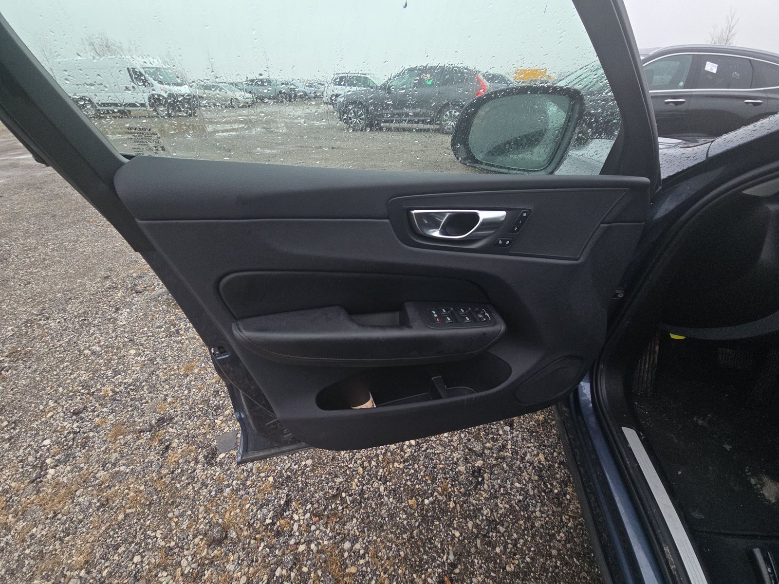 2025 Volvo XC60 B5 Plus AWD