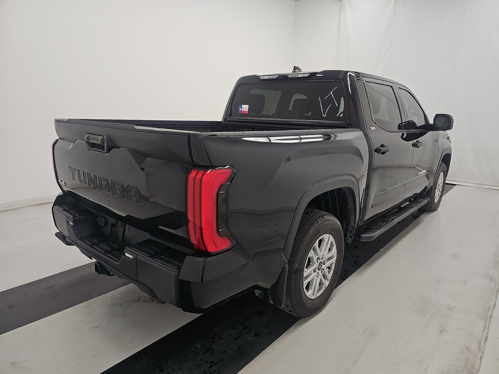 2024 Toyota Tundra SR5 AWD
