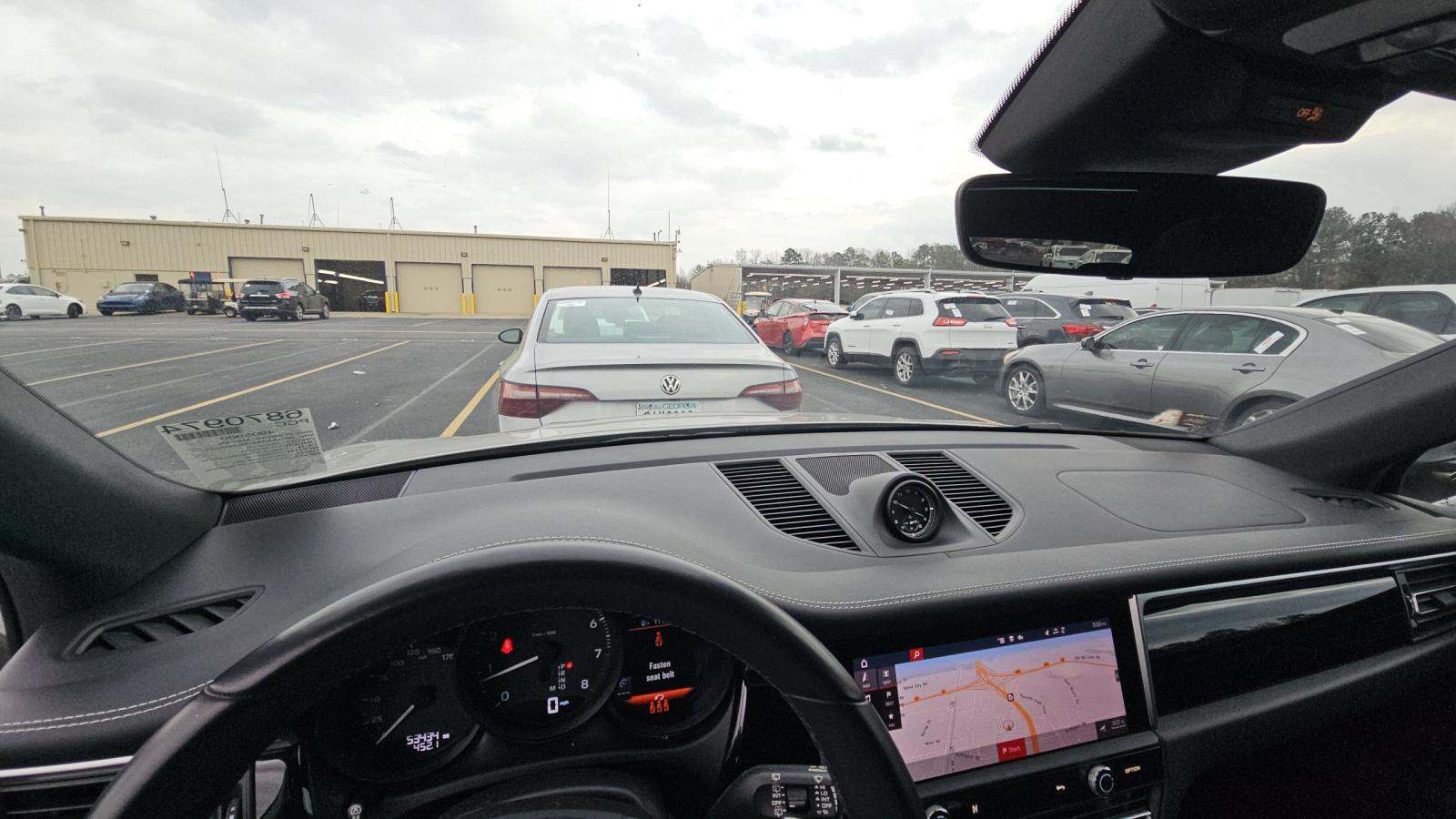 2022 Porsche Macan Base AWD