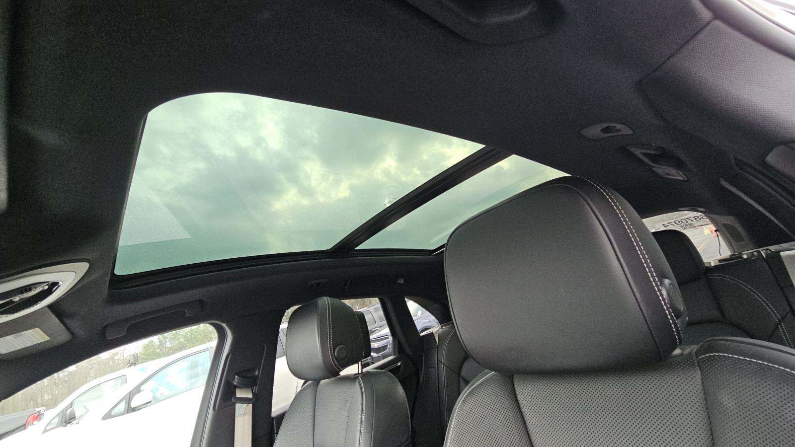 2022 Porsche Macan Base AWD