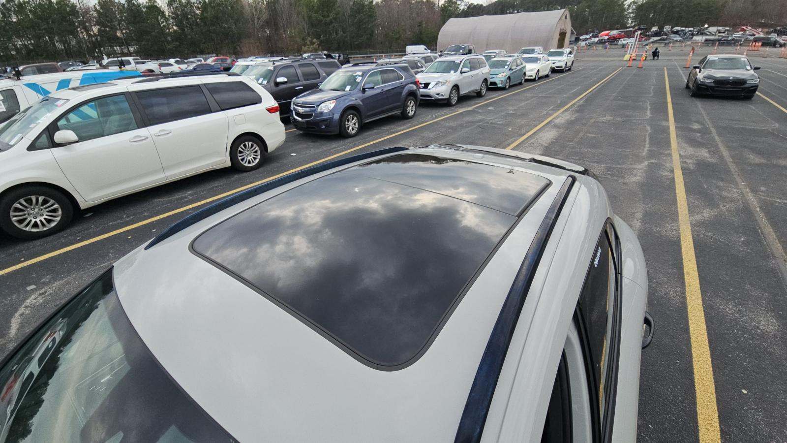 2022 Porsche Macan Base AWD