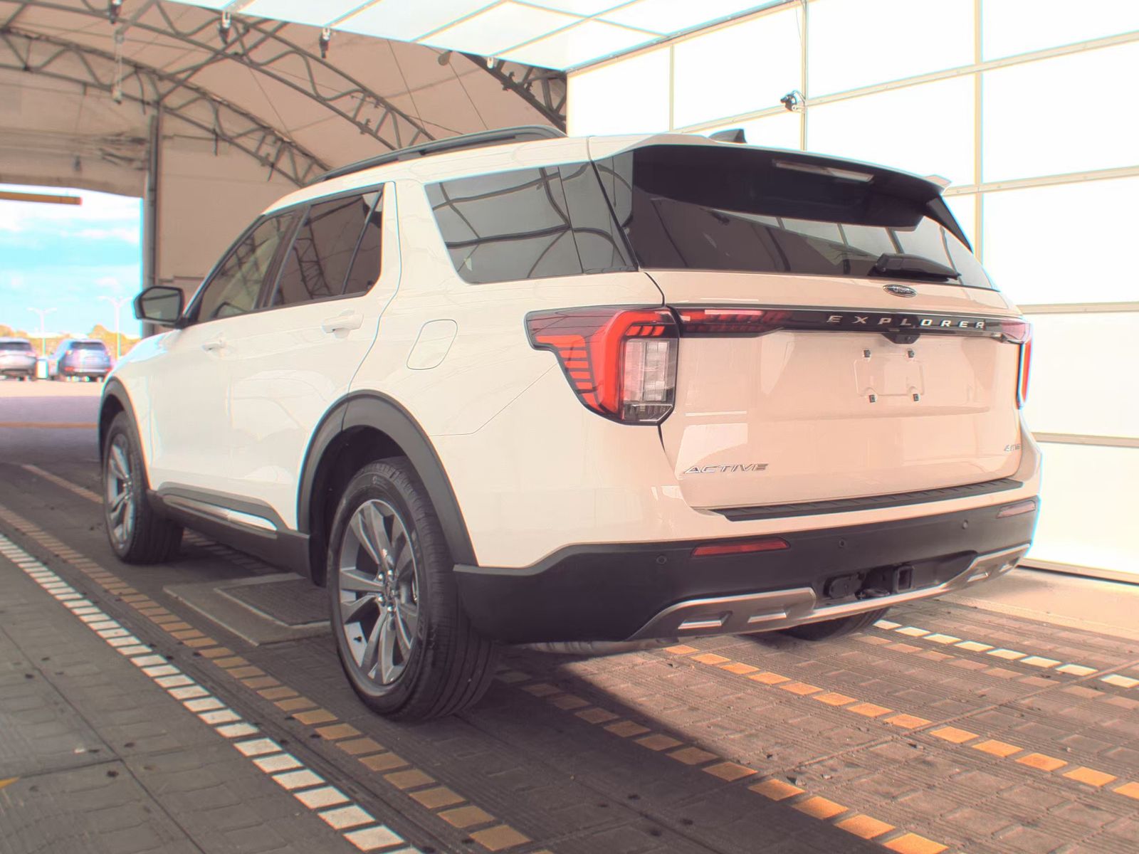 2025 Ford Explorer Active AWD