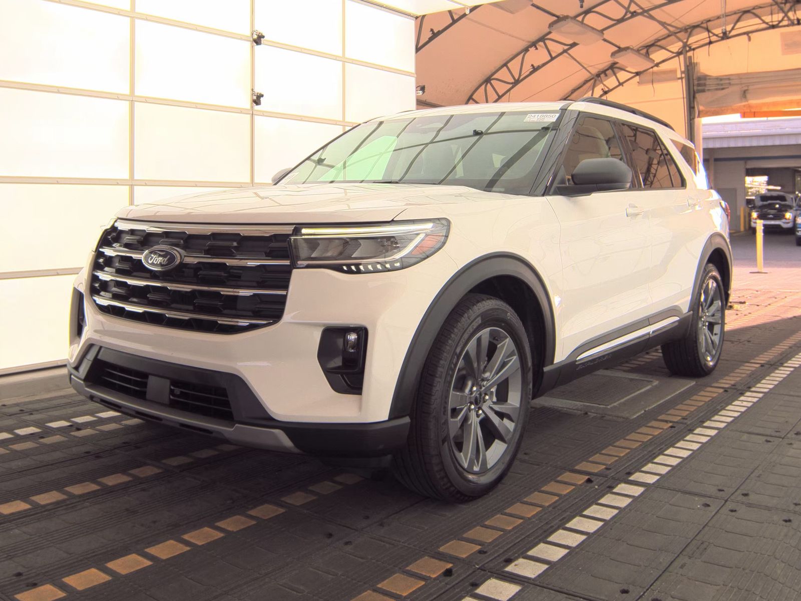 2025 Ford Explorer Active AWD