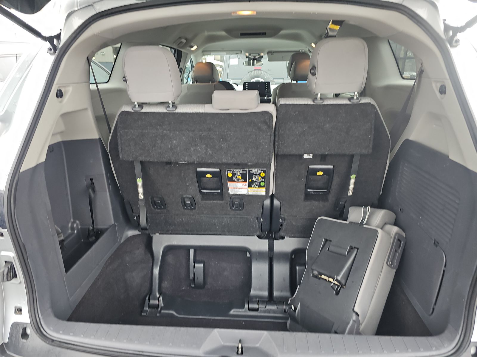 2024 Toyota Sienna LE FWD