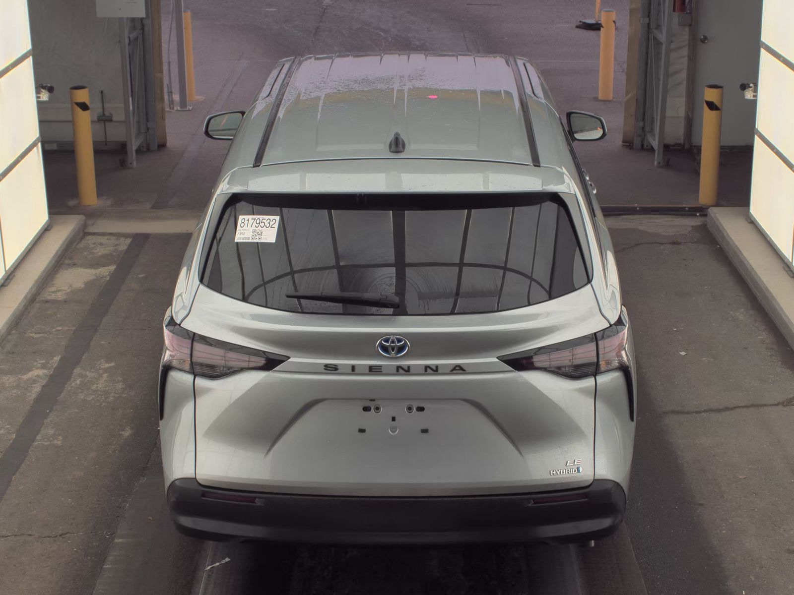 2024 Toyota Sienna LE FWD