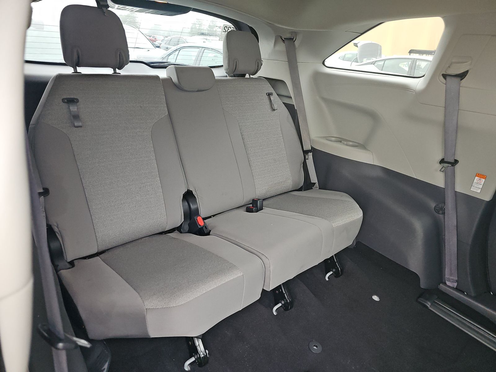 2024 Toyota Sienna LE FWD