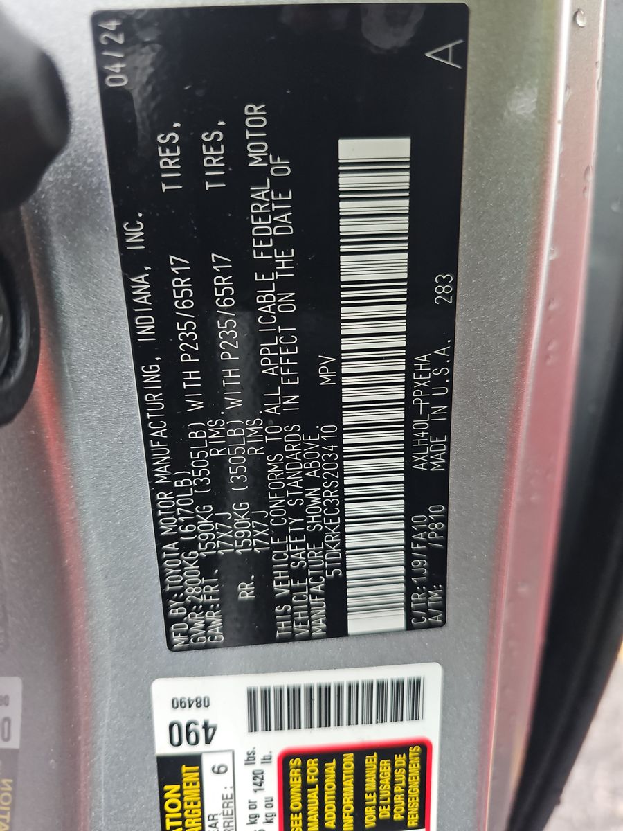 2024 Toyota Sienna LE FWD