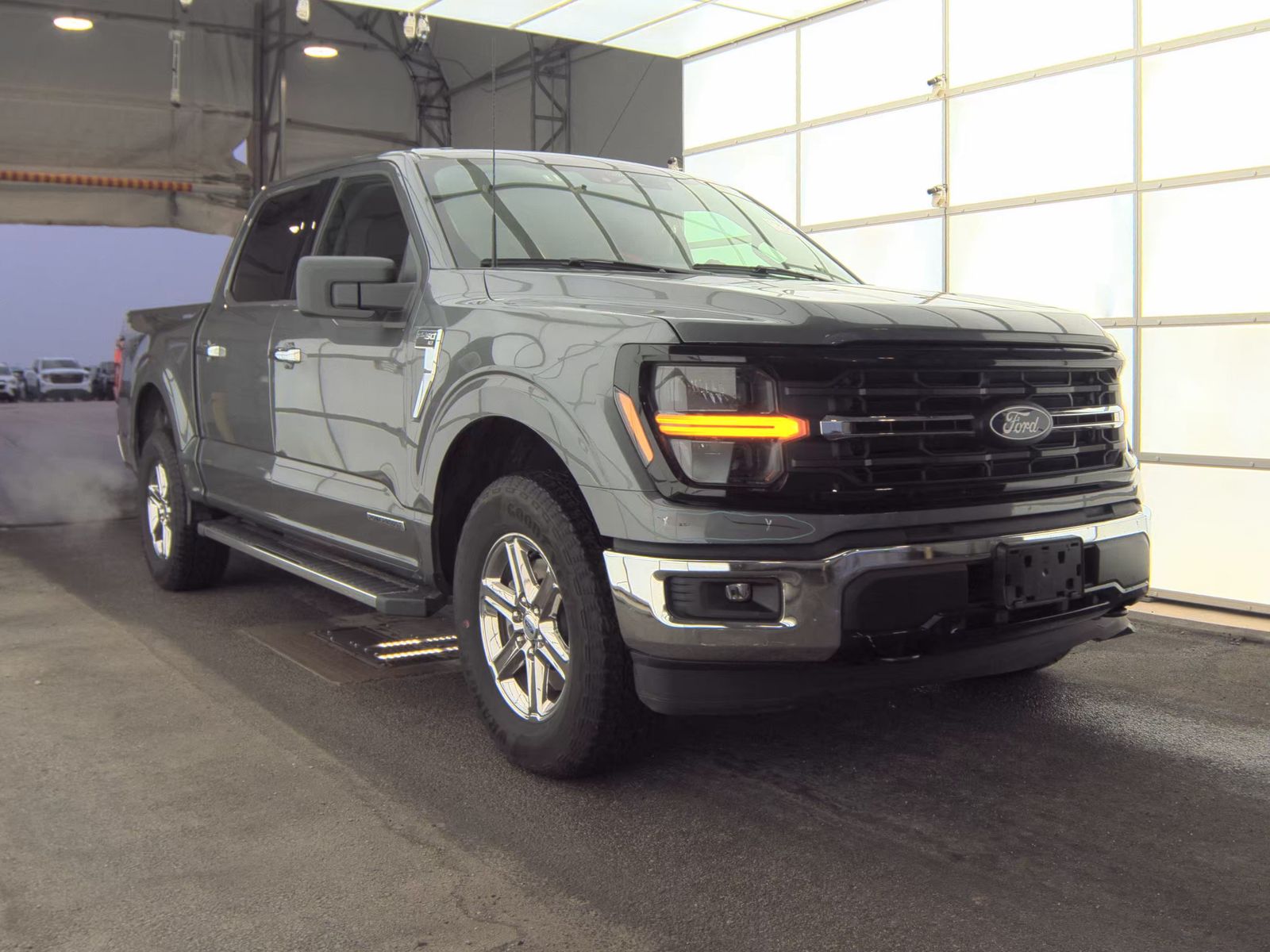 2025 Ford F-150 Hybrid XLT AWD