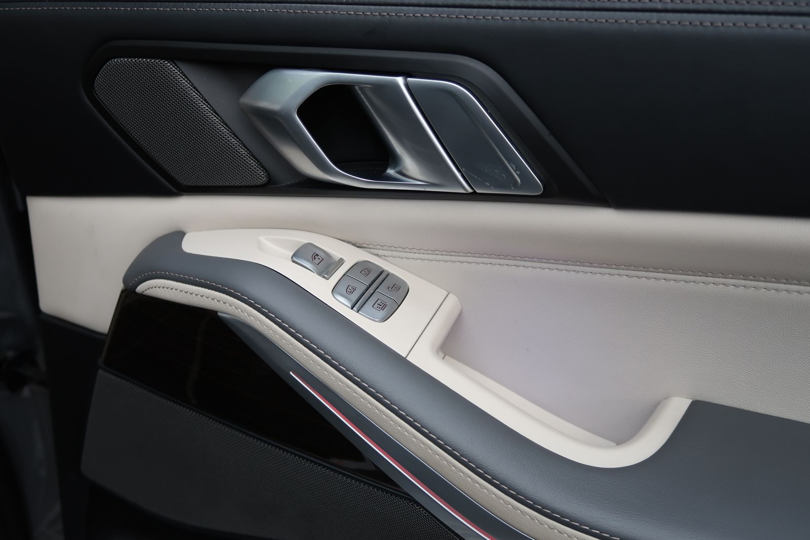 2023 BMW X7 xDrive40i AWD