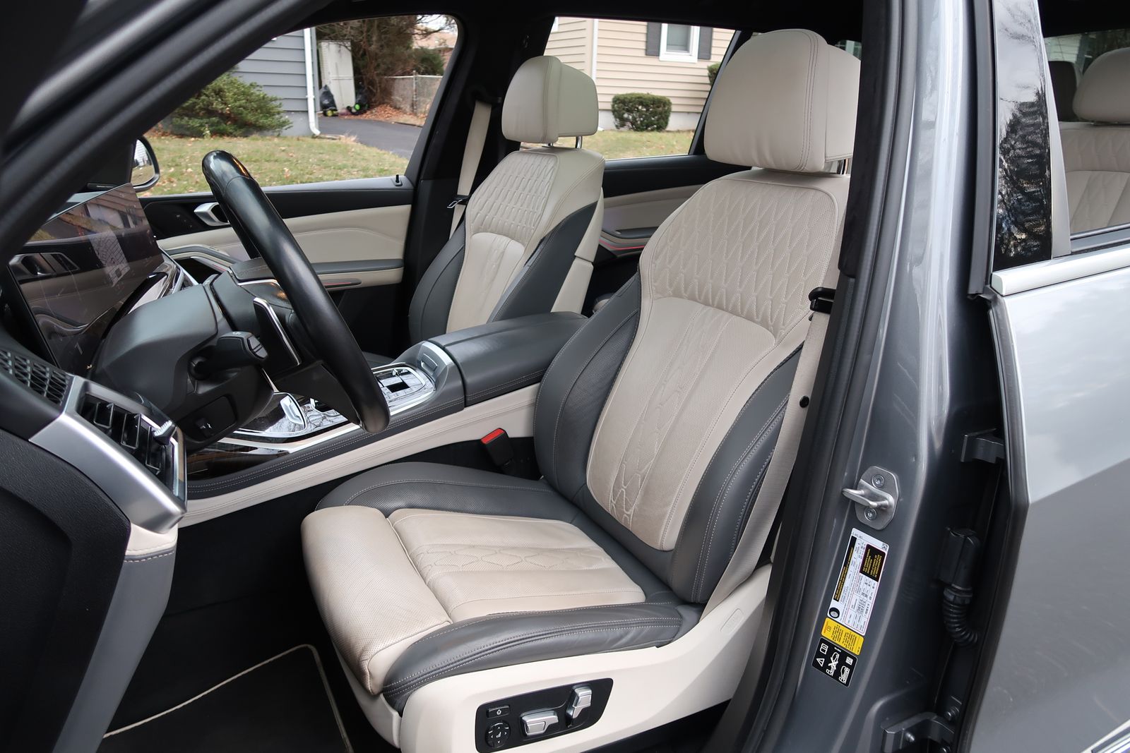 2023 BMW X7 xDrive40i AWD