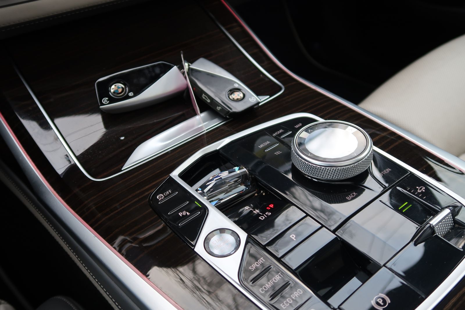 2023 BMW X7 xDrive40i AWD