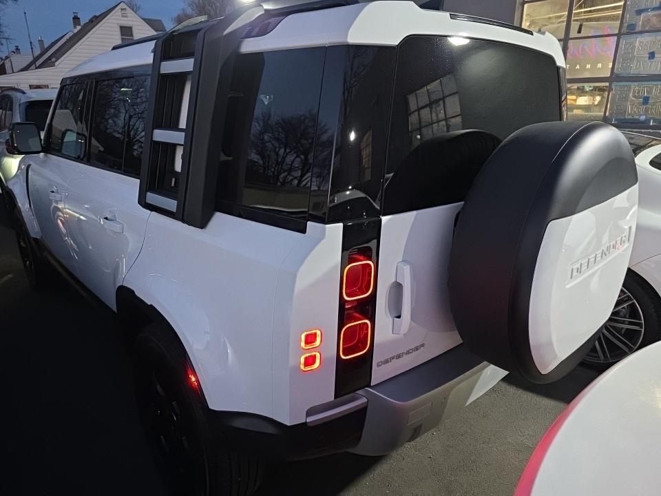 2023 Land Rover Defender 110 30th Anniversary Edition AWD