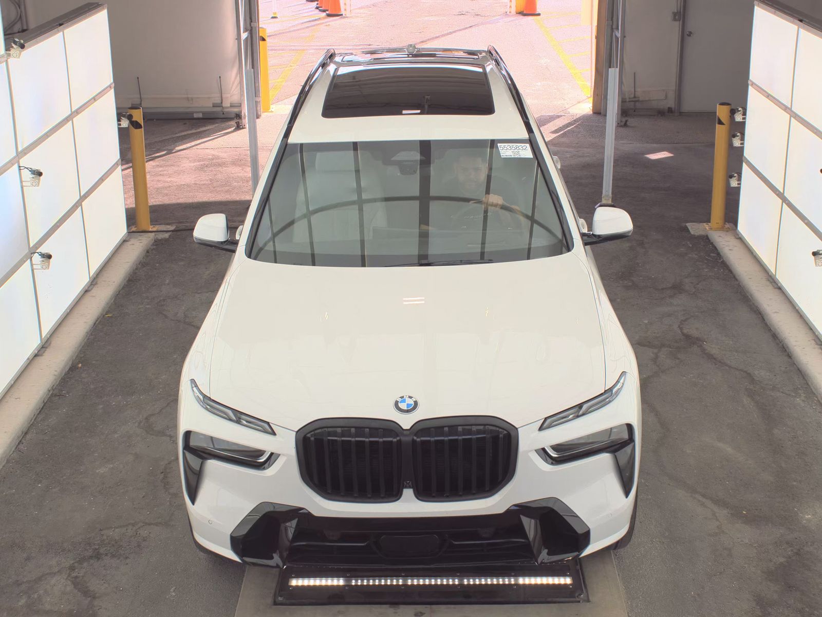 2025 BMW X7 xDrive40i AWD