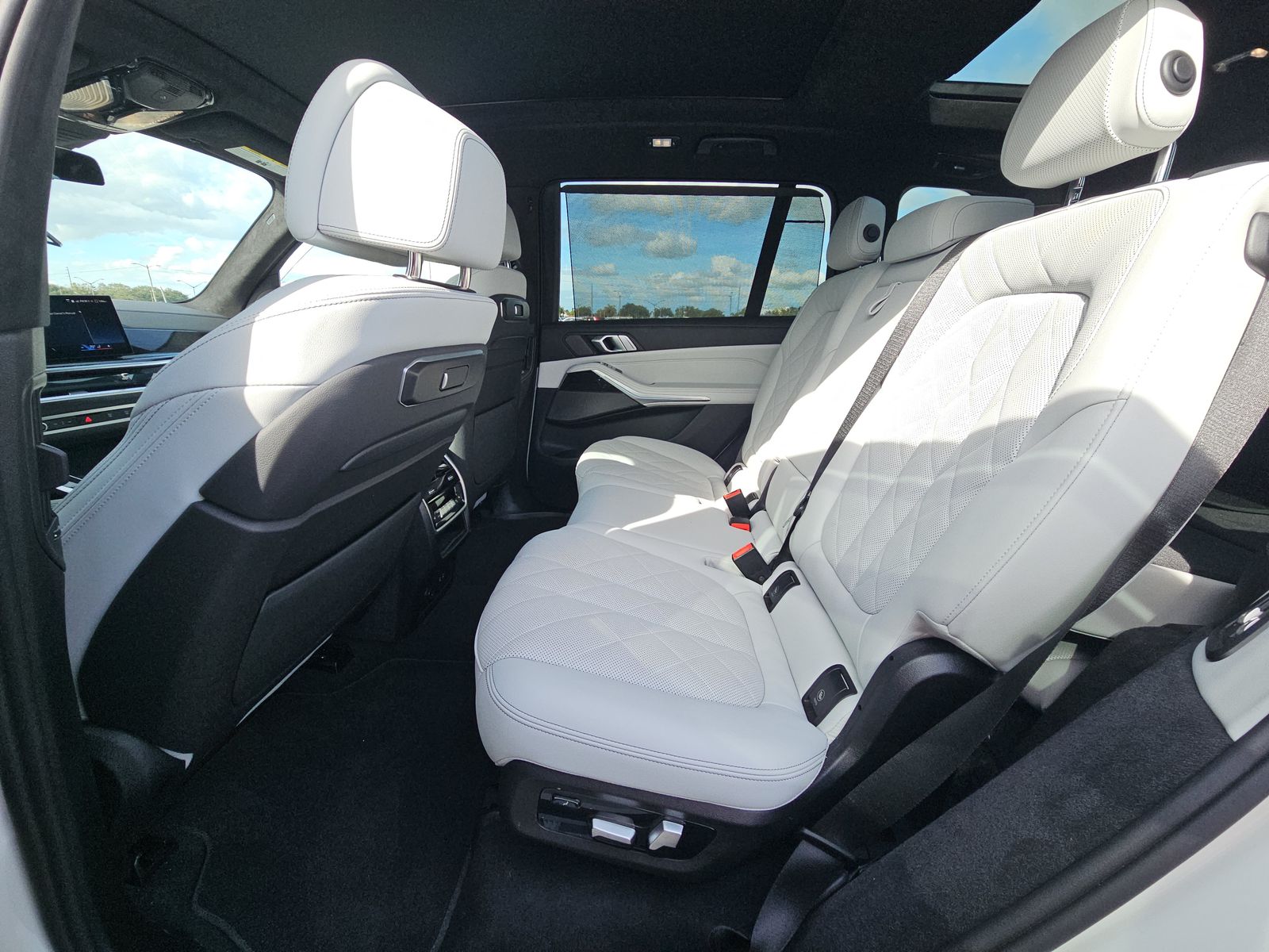 2025 BMW X7 xDrive40i AWD