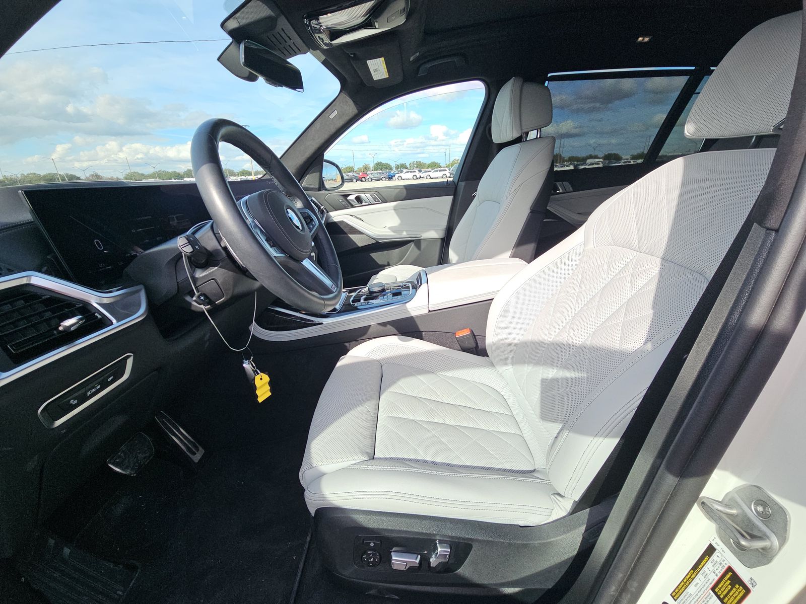 2025 BMW X7 xDrive40i AWD