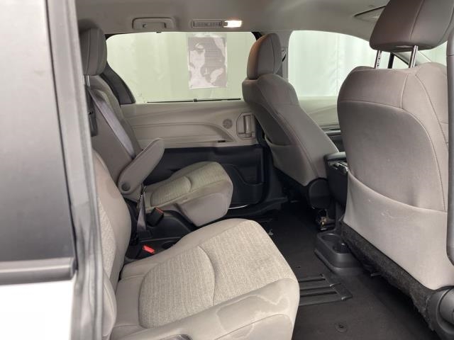 2024 Toyota Sienna LE FWD