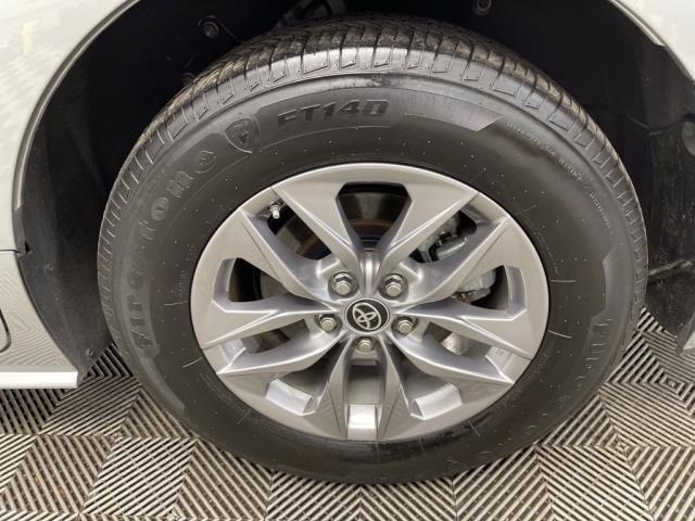 2024 Toyota Sienna LE FWD