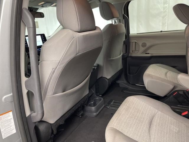 2024 Toyota Sienna LE FWD