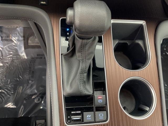 2024 Toyota Sienna LE FWD