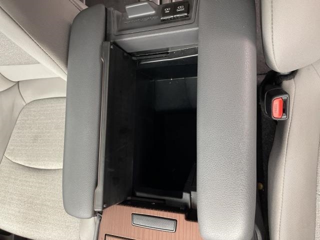 2024 Toyota Sienna LE FWD