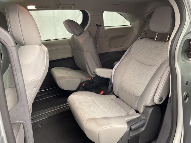 2024 Toyota Sienna LE FWD