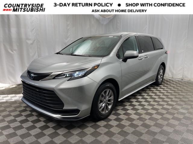 2024 Toyota Sienna LE FWD