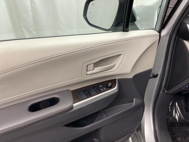 2024 Toyota Sienna LE FWD