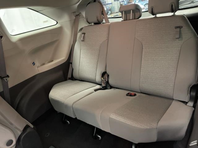 2024 Toyota Sienna LE FWD