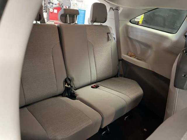 2024 Toyota Sienna LE FWD