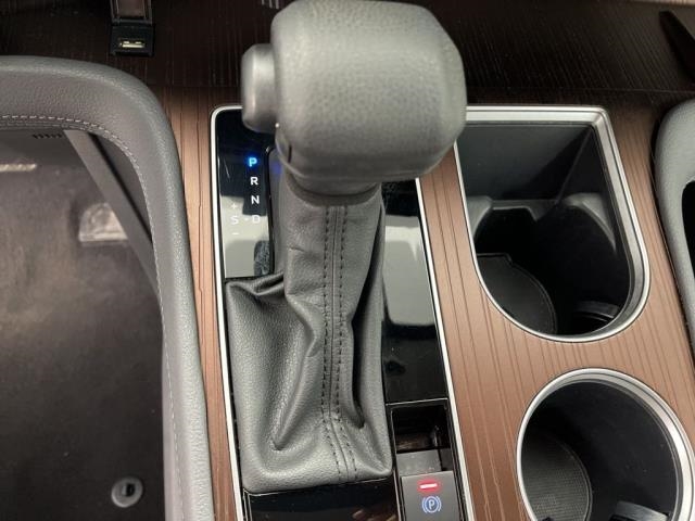 2024 Toyota Sienna LE FWD