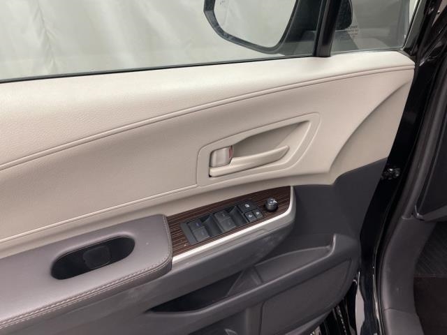 2024 Toyota Sienna LE FWD