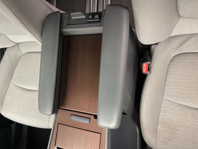 2024 Toyota Sienna LE FWD