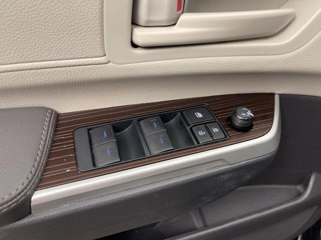 2024 Toyota Sienna LE FWD