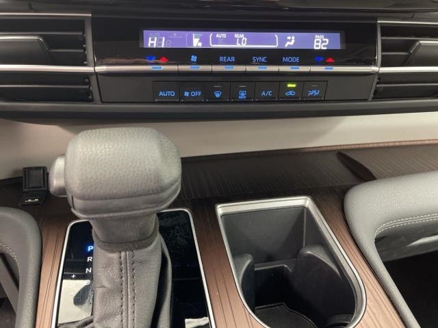 2024 Toyota Sienna LE FWD