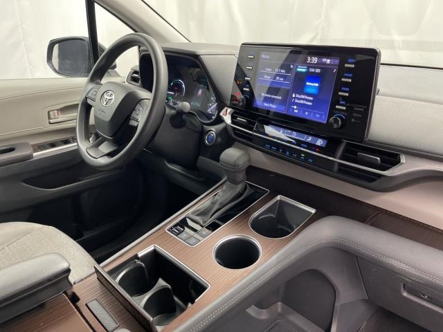 2024 Toyota Sienna LE FWD