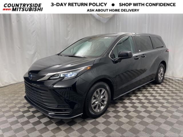 2024 Toyota Sienna LE FWD