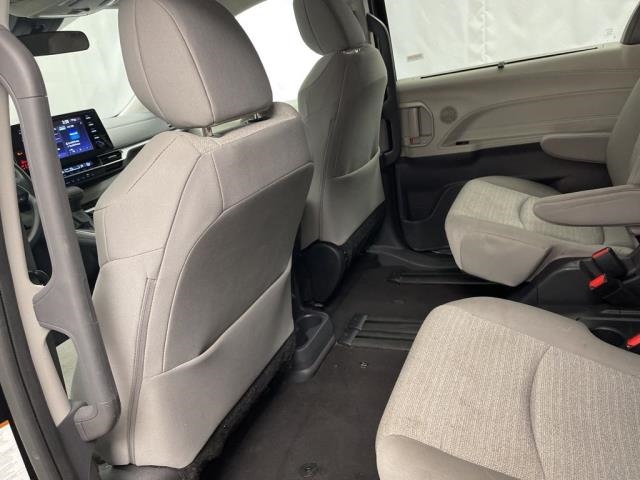 2024 Toyota Sienna LE FWD