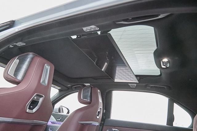 2023 BMW 7 Series 760i xDrive AWD