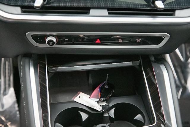 2025 BMW X6 xDrive40i AWD