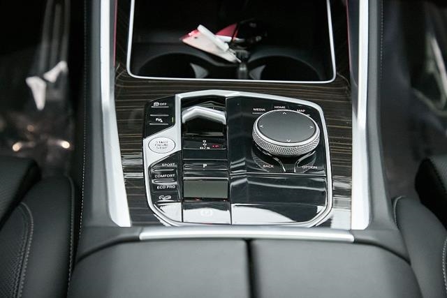 2025 BMW X6 xDrive40i AWD