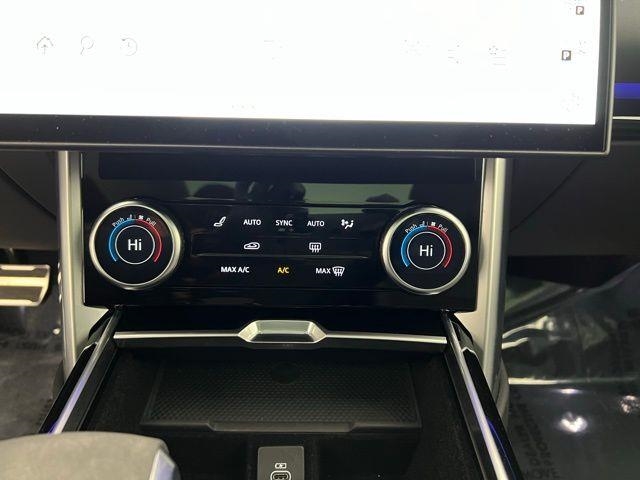 2023 Land Rover Range Rover SE AWD