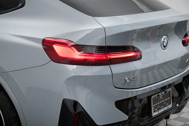 2023 BMW X4 xDrive30i AWD