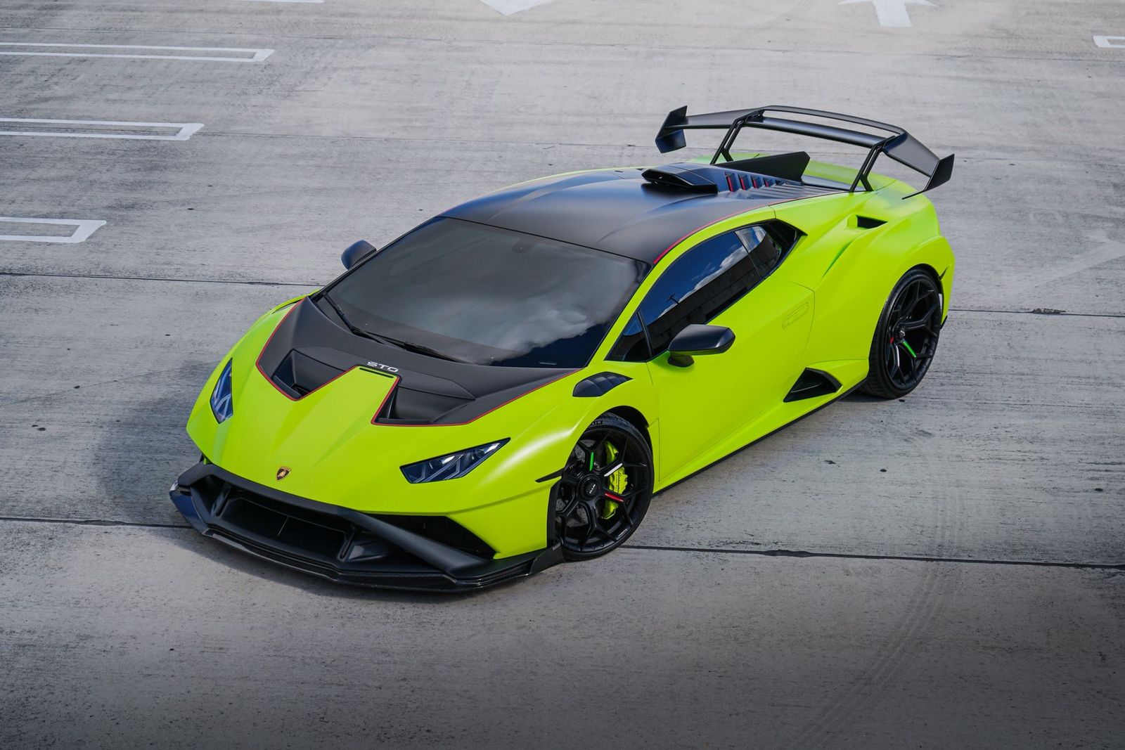 2022 Lamborghini Huracan STO RWD