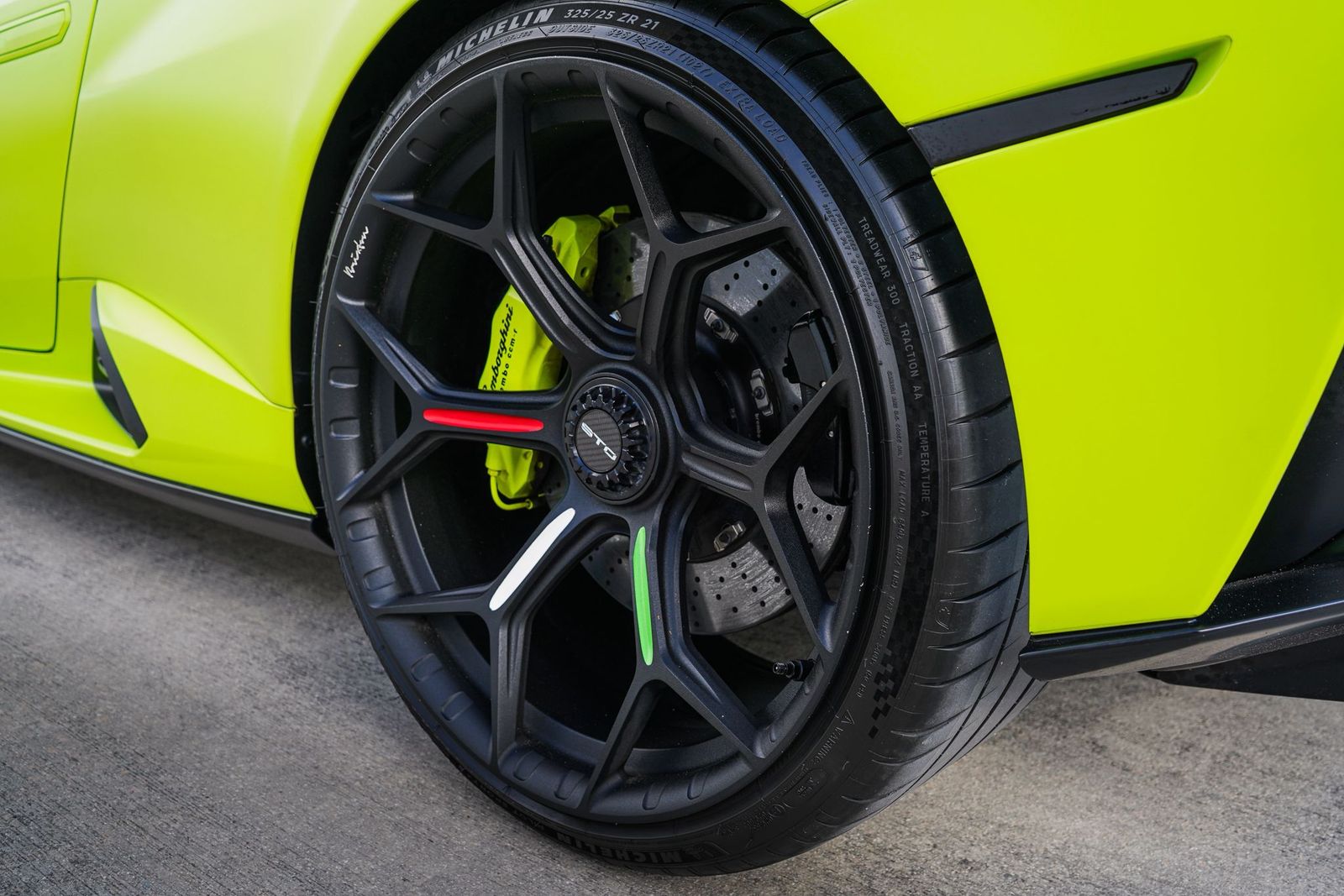 2022 Lamborghini Huracan STO RWD