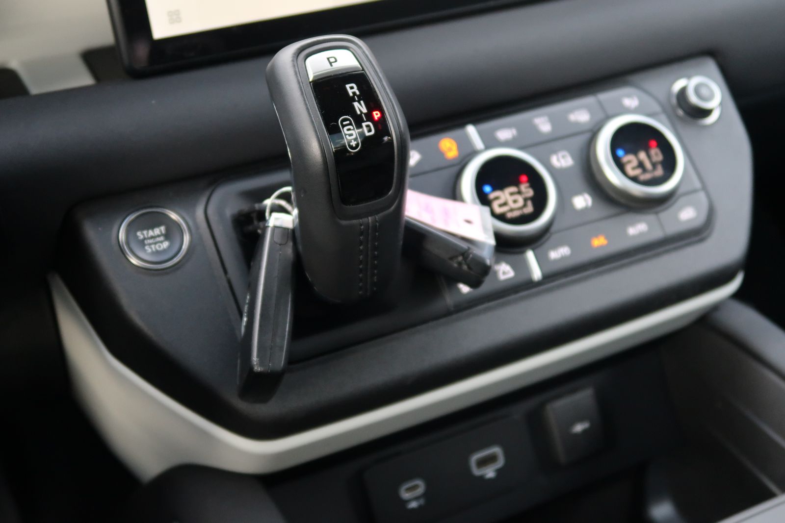 2023 Land Rover Defender 110 30th Anniversary Edition AWD