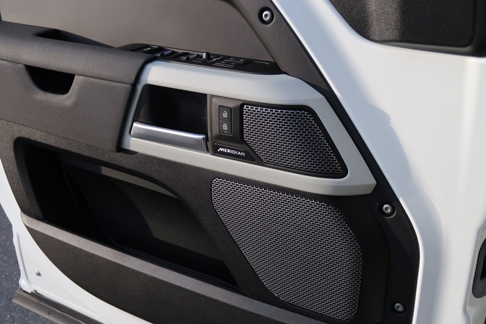 2023 Land Rover Defender 110 30th Anniversary Edition AWD