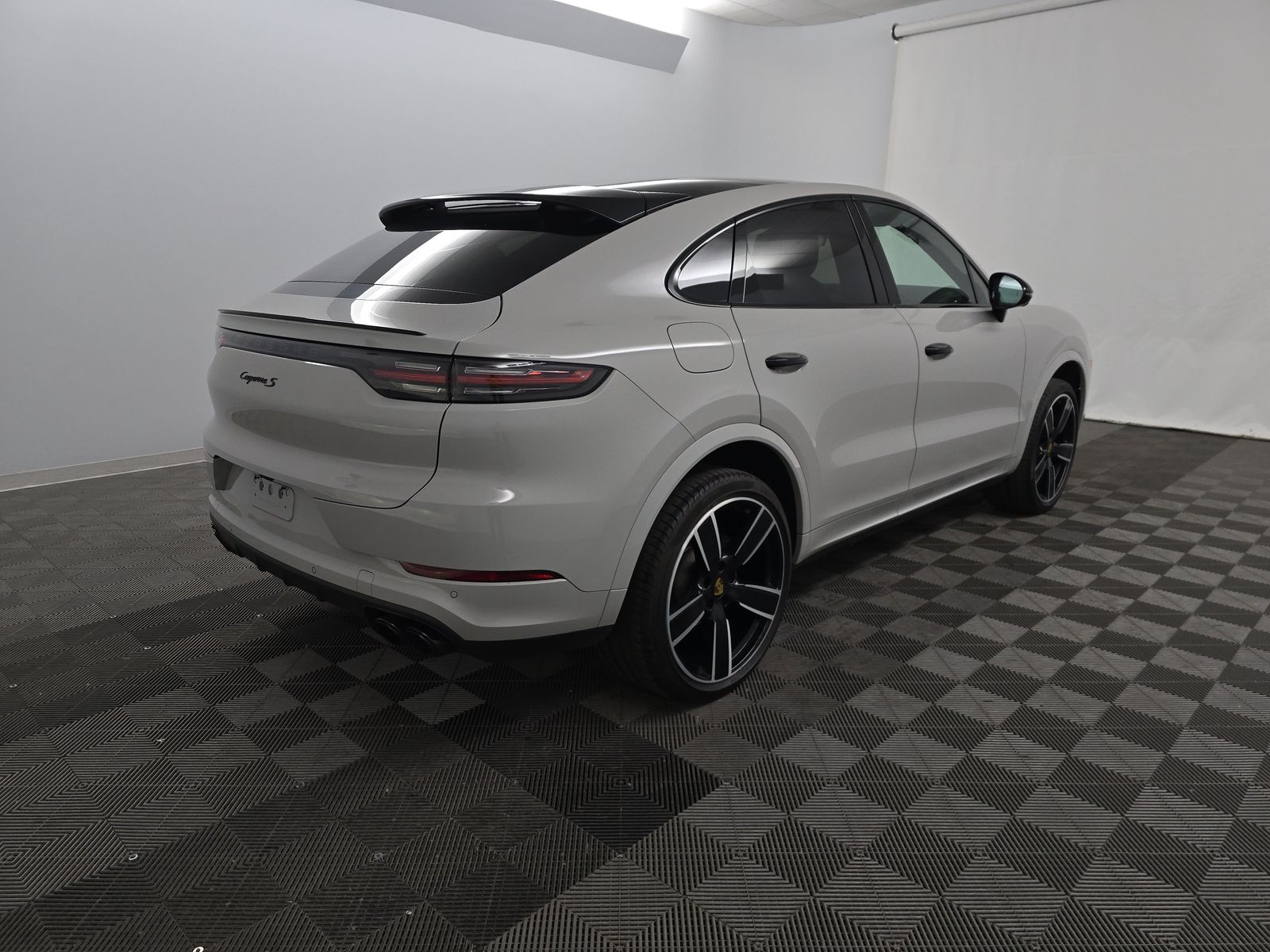 2023 Porsche Cayenne S Platinum Edition AWD