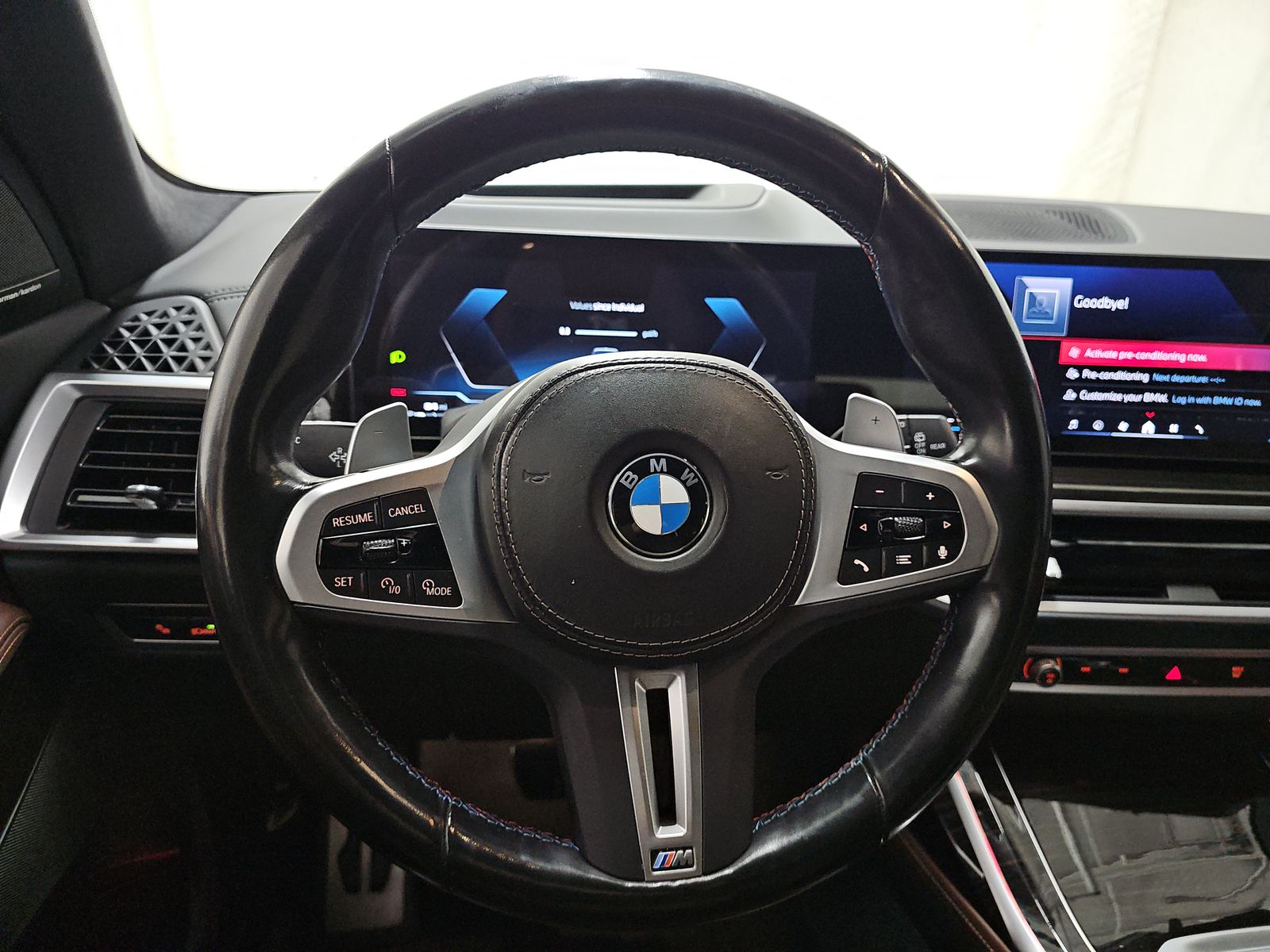 2024 BMW X7 M60i AWD