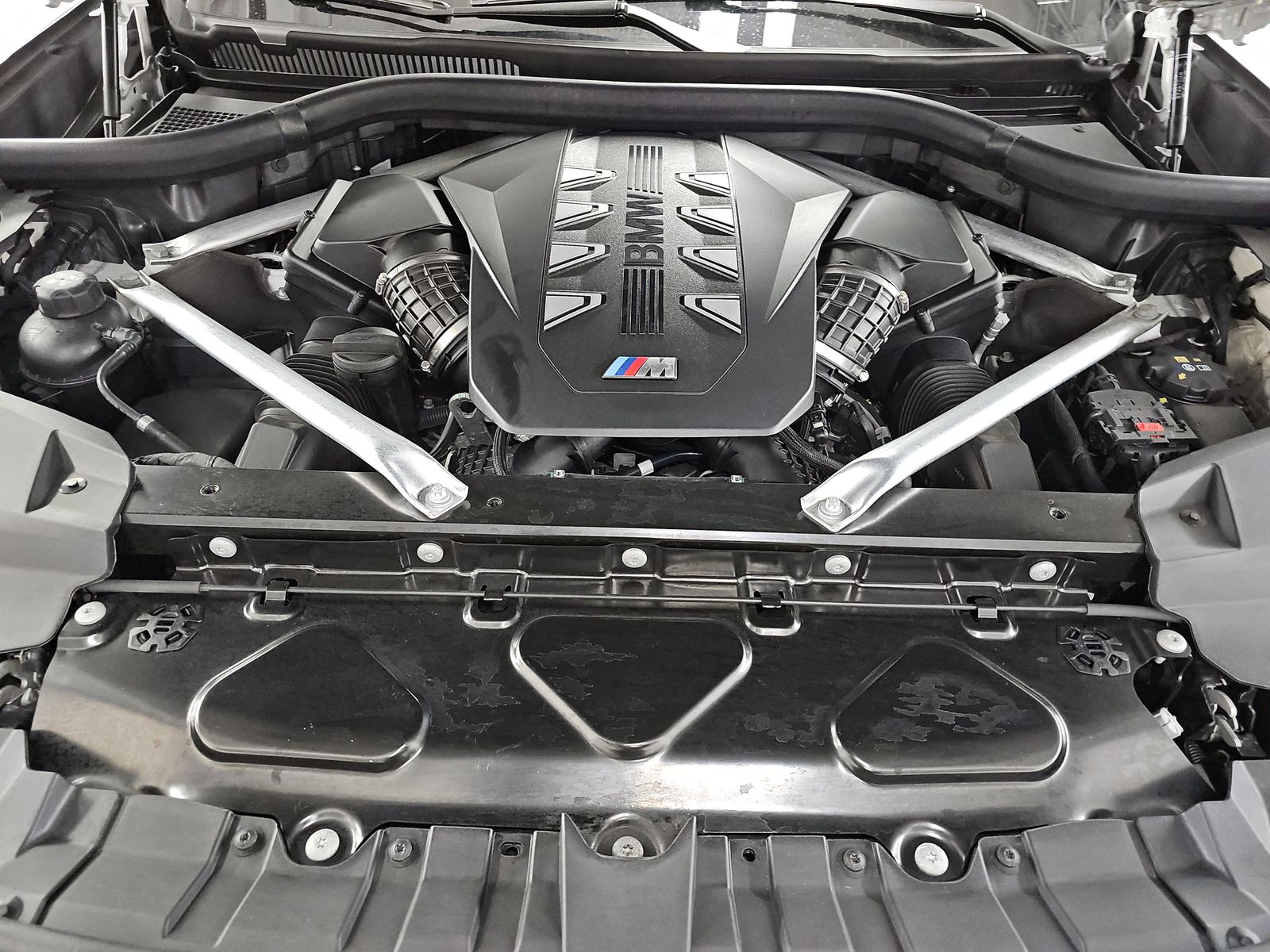 2024 BMW X7 M60i AWD
