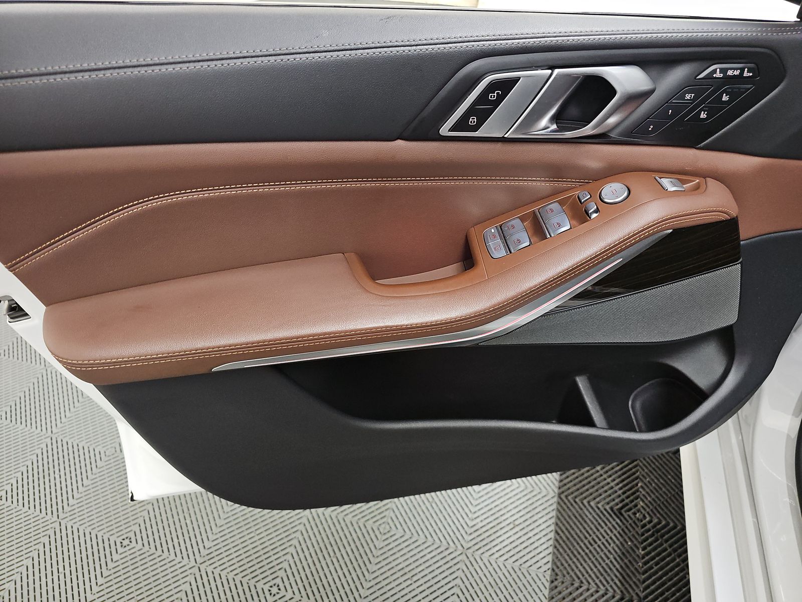 2024 BMW X7 M60i AWD